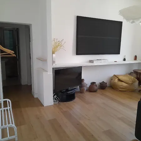 Perusia Πανσιόν *