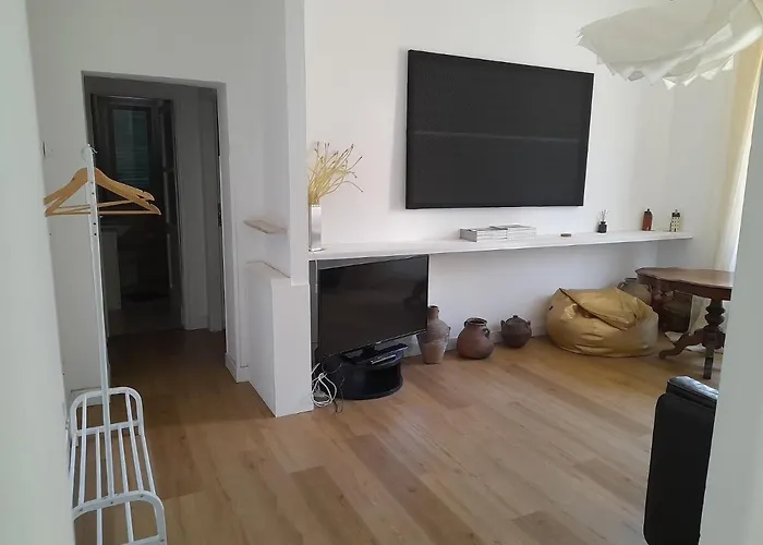 Perusia בית הארחה *